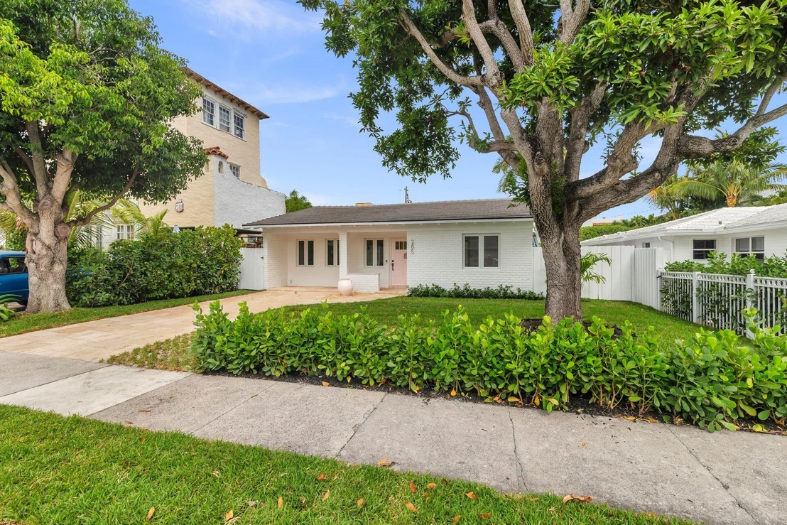 Photo of 205 Greymon Drive