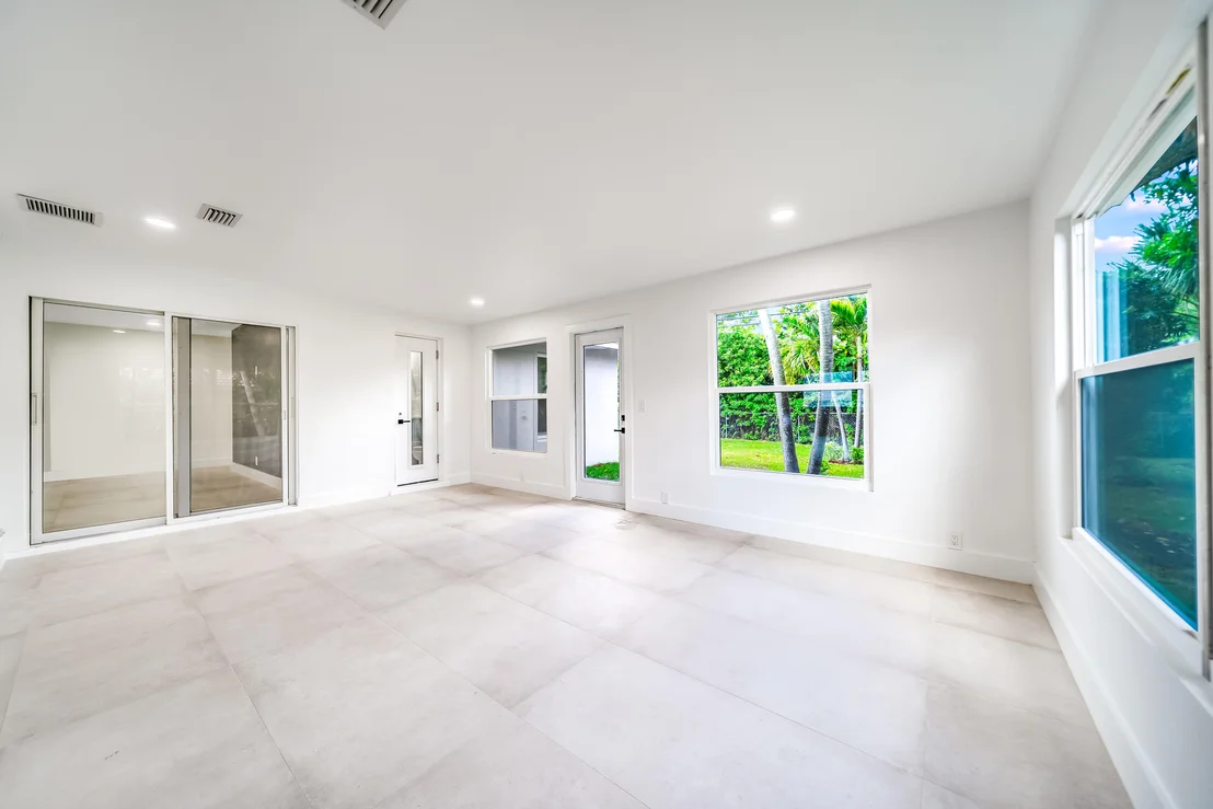 Photo of 4641 NW 5th Lane