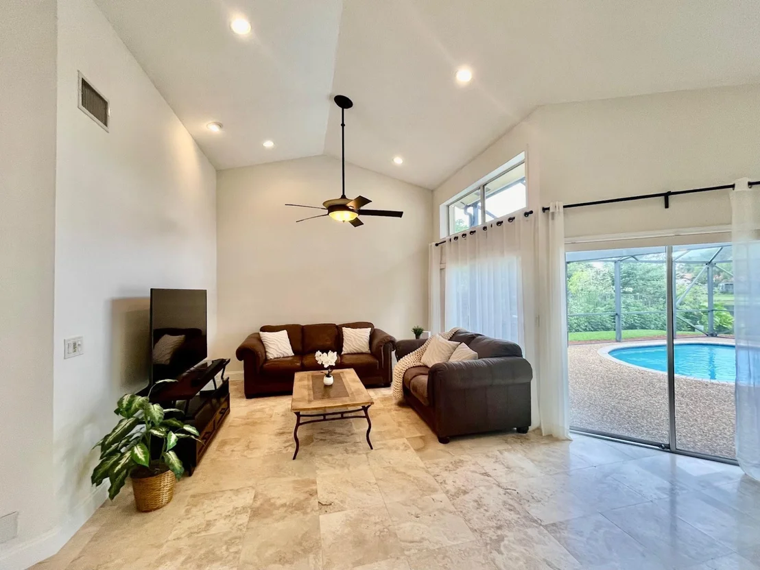 Photo of 1615 Lakeshore Circle