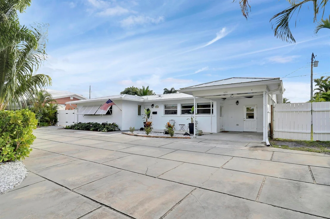 Photo of 520 Inlet Road