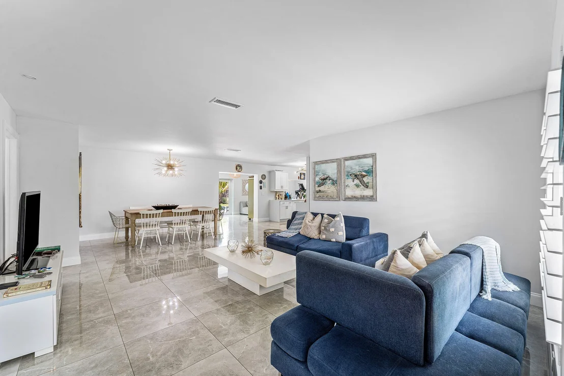 Photo of 581 NW 13th Drive