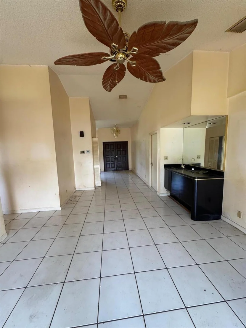 Photo of 702 Enfield Road