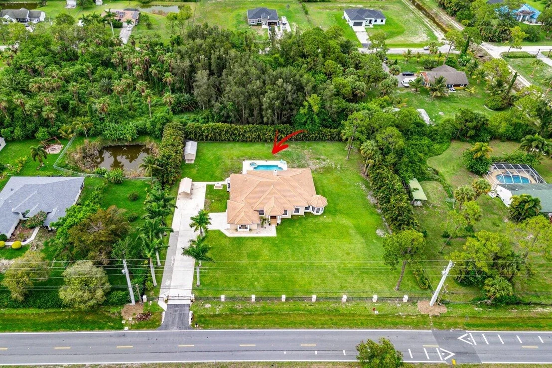 Photo of 18301 Hamlin Boulevard