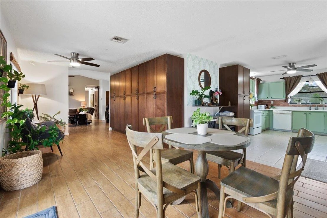 Photo of 12809 Sunset Boulevard