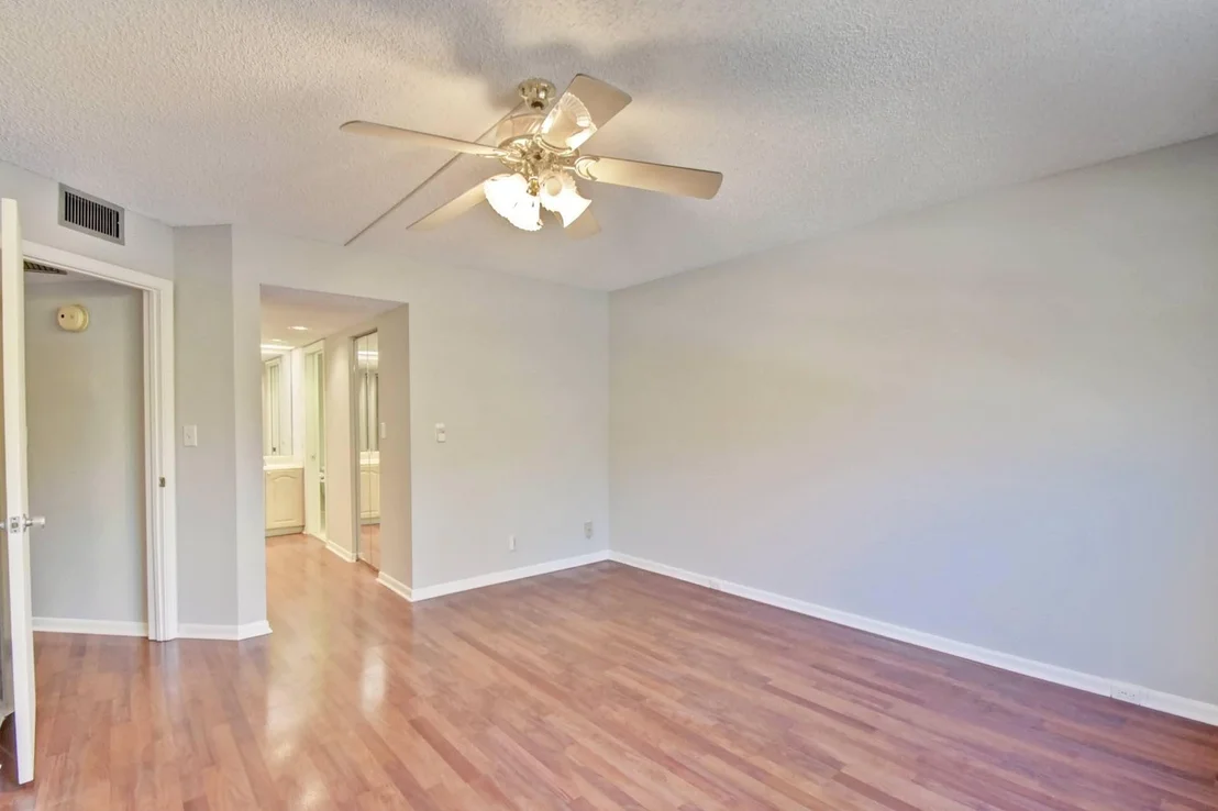 Photo of Unit D2 at 1601 Abaco Drive