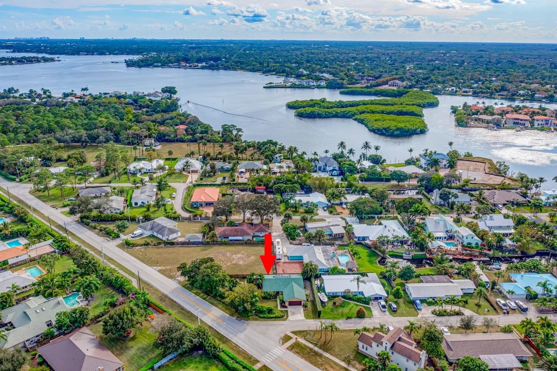Photo of 9506 SE River Terrace