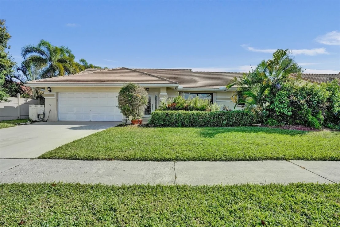 Photo of 9215 Sun Pointe Drive