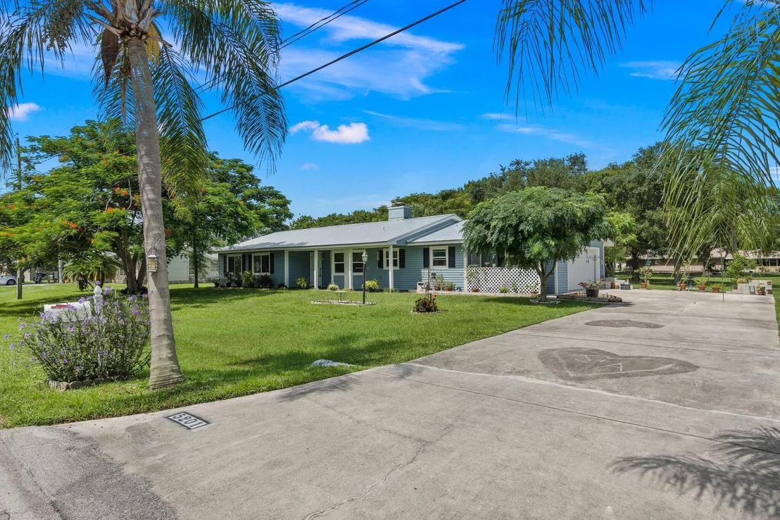 Photo of 5201 Seagrape Drive