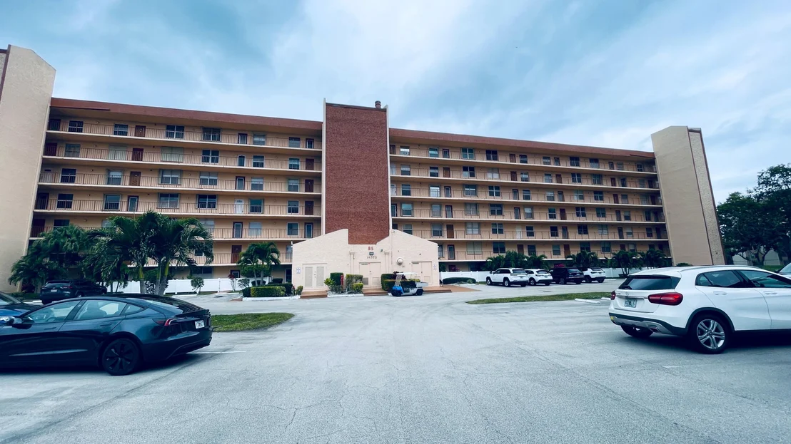 Photo of Unit 708 at 14575 Bonaire Boulevard