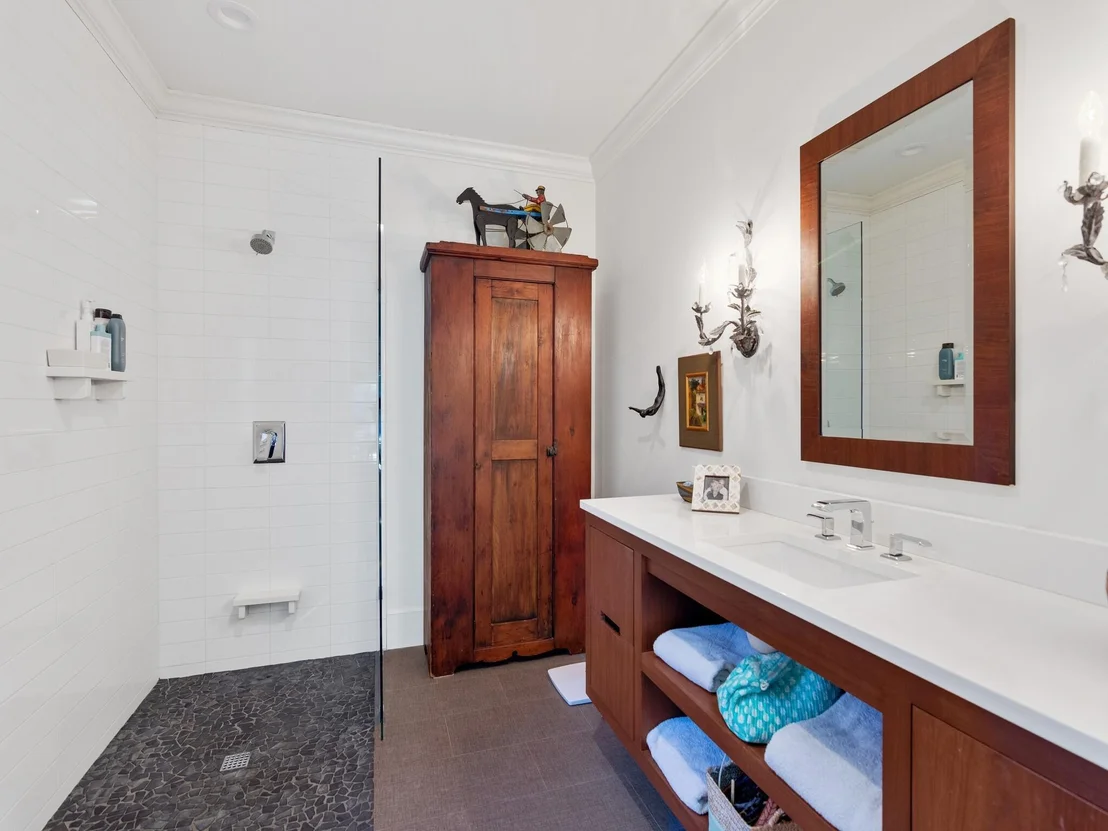 Photo of 746 Iris Lane