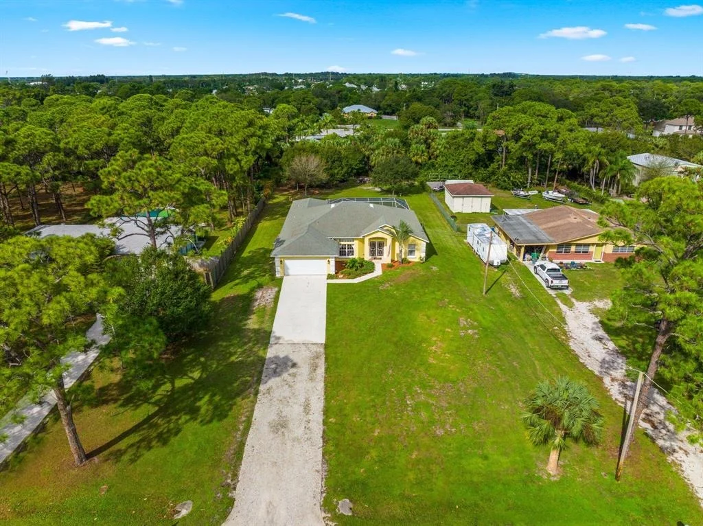 Photo of 5501 Pinetree Drive