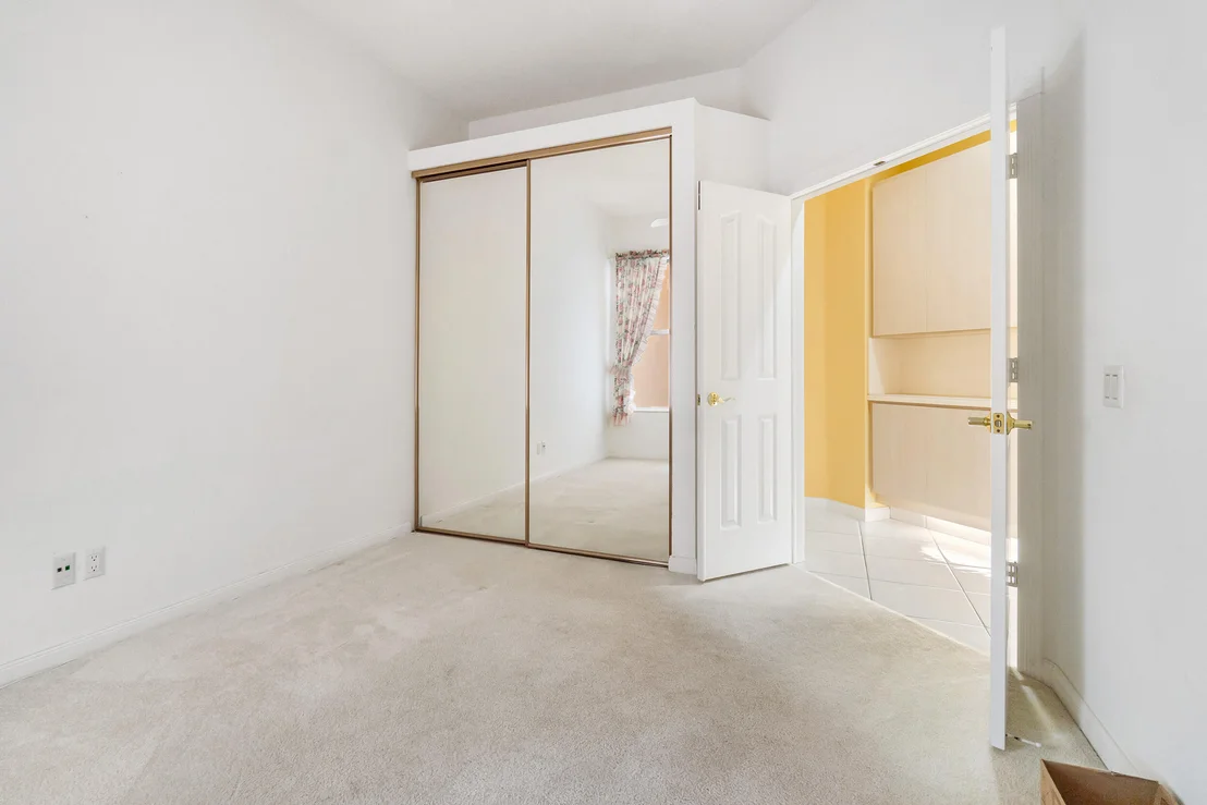 Photo of 156 Hampton Circle