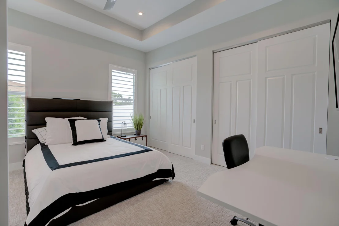 Photo of 2385 Edgewater Drive
