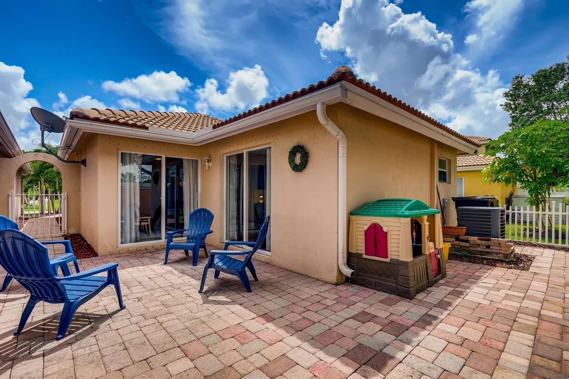 Photo of 3387 Commodore Court
