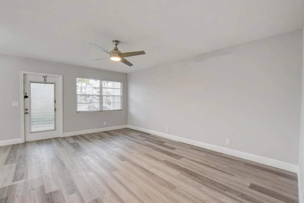 Photo of 1066 Exeter D