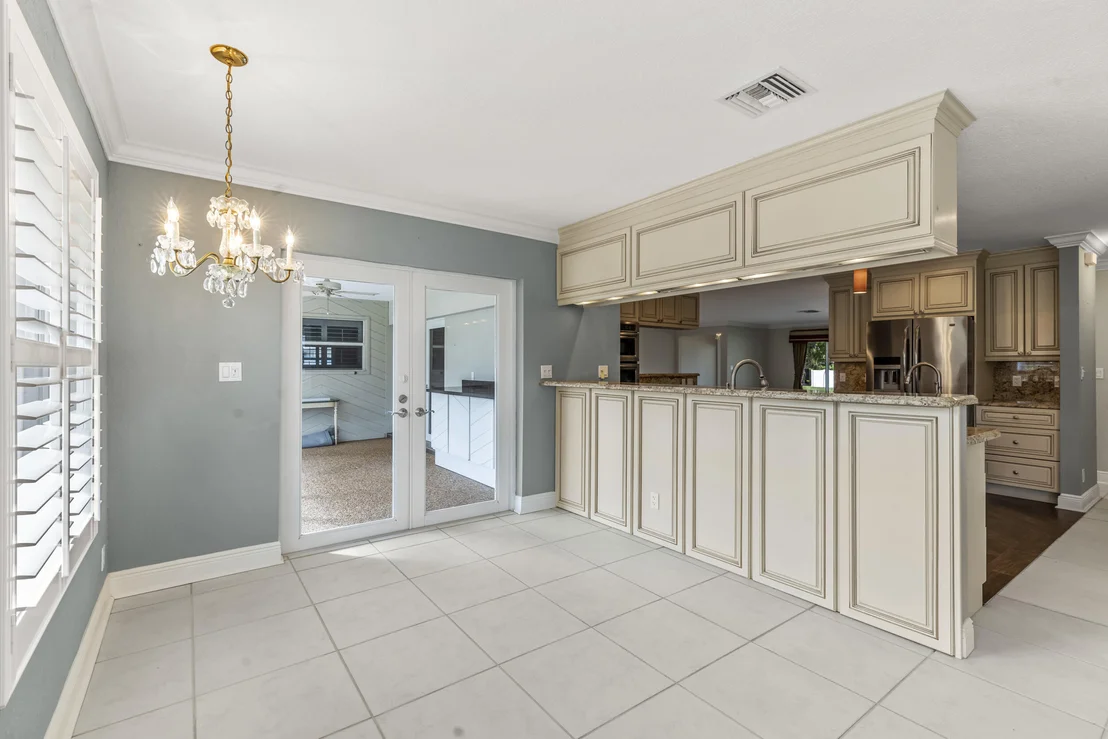 Photo of 3210 Lakeview Drive