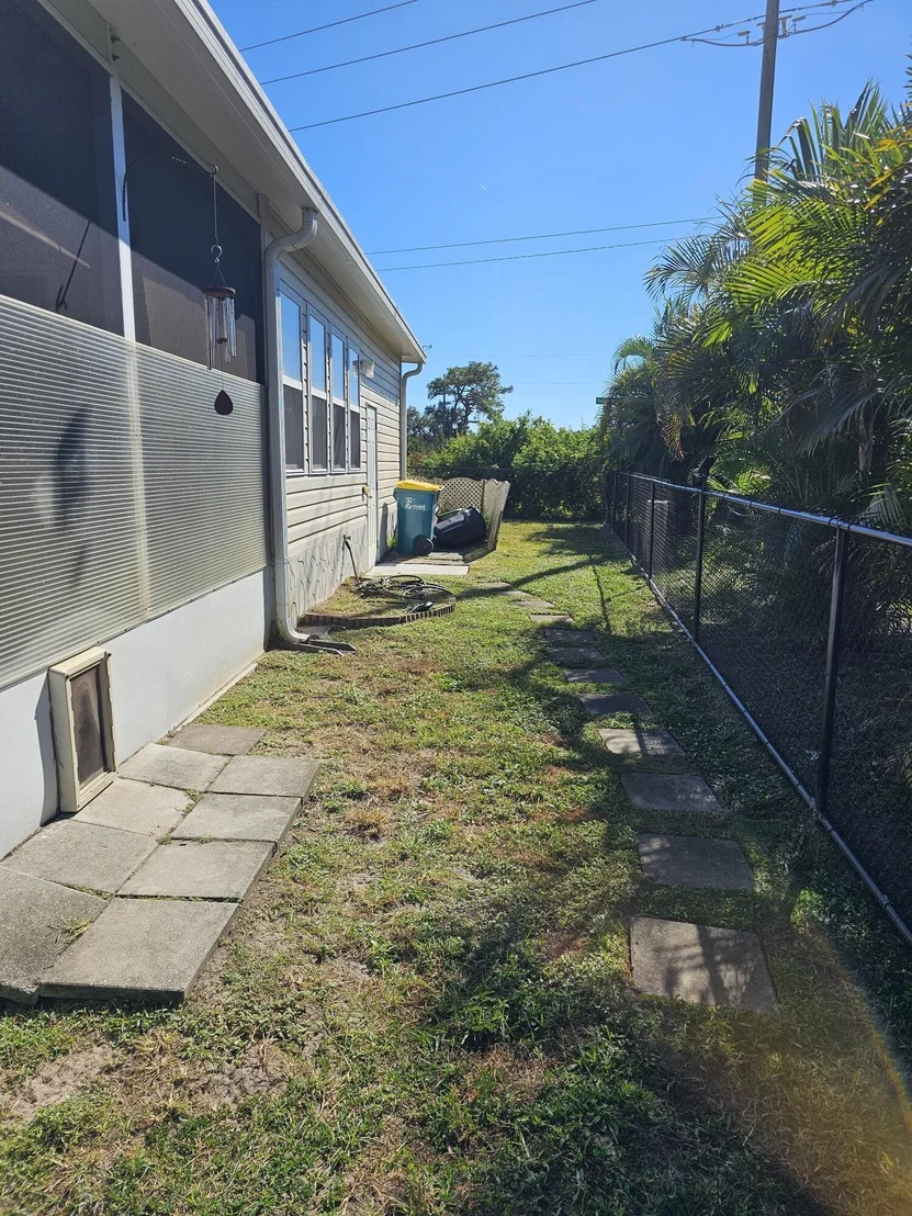 Photo of 877 Laurel Circle