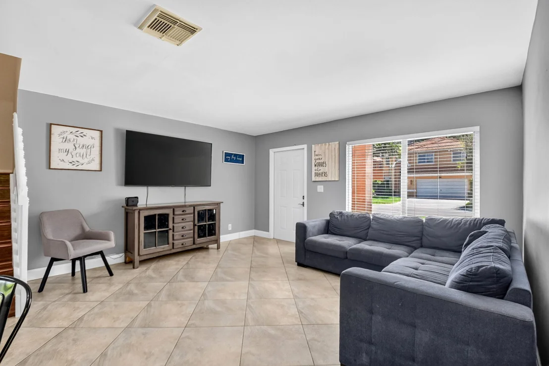 Photo of 6233 WILLOUGHBY Circle