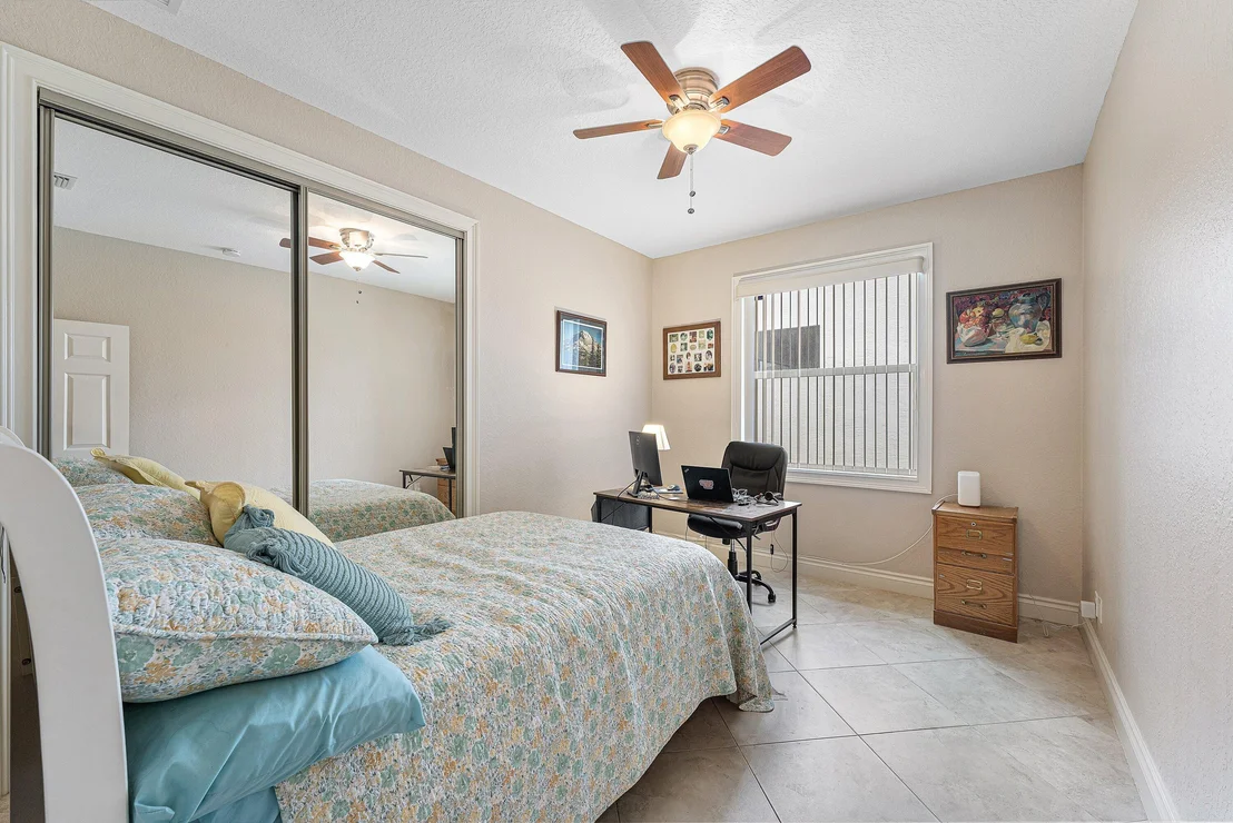 Photo of Unit 310 at 310 VENICE Boulevard