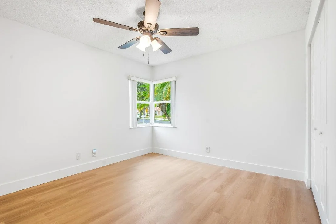 Photo of 128 Sausalito Drive