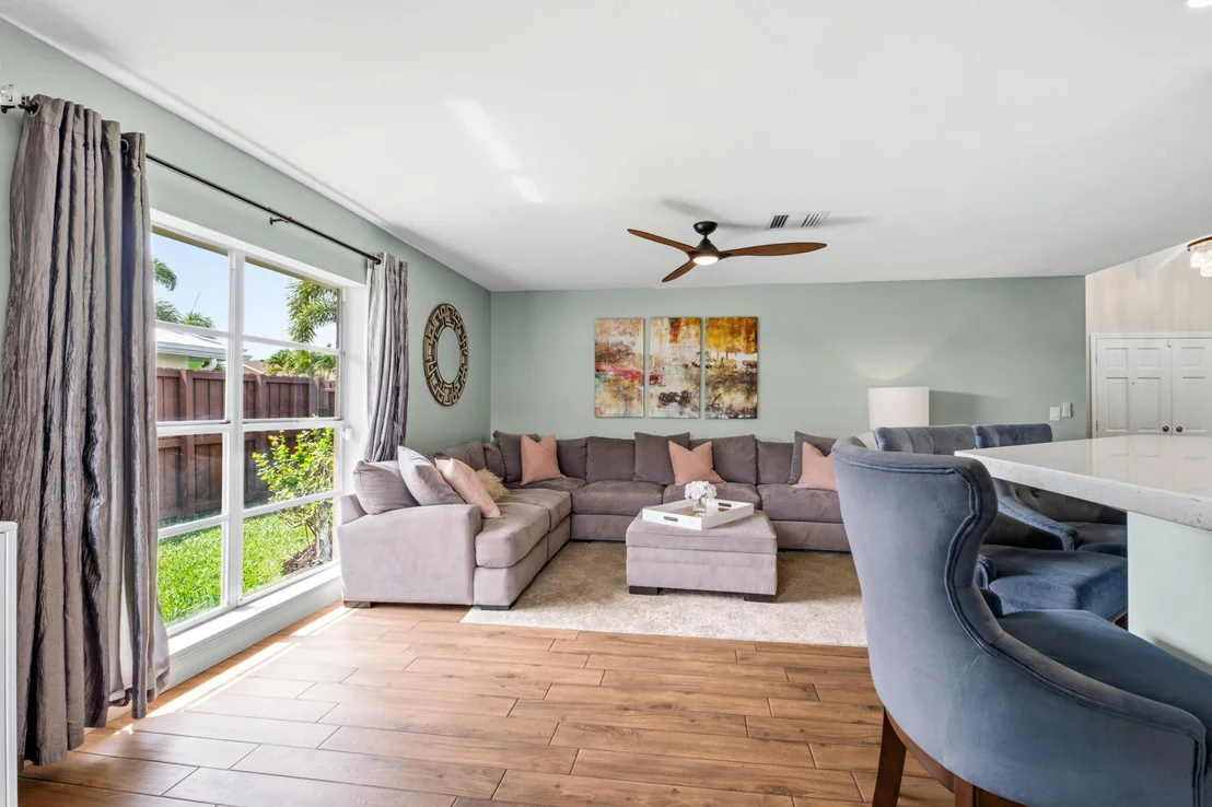 Photo of 4886 Acorn Drive