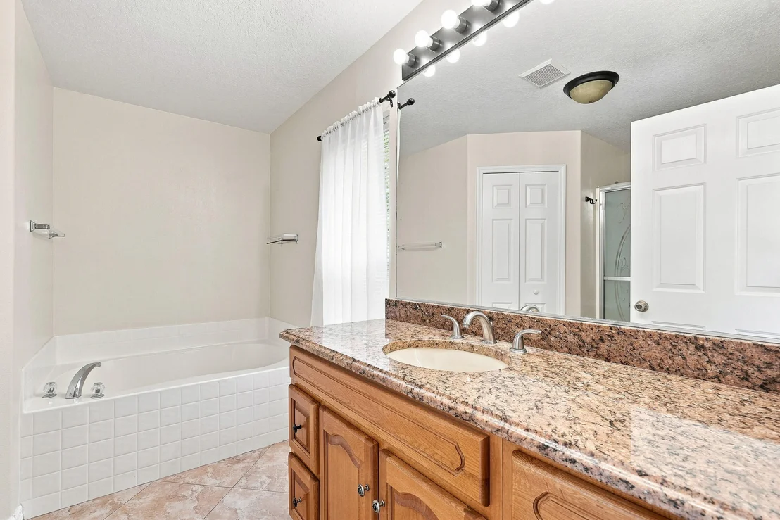 Photo of 815 Greenleaf Circle
