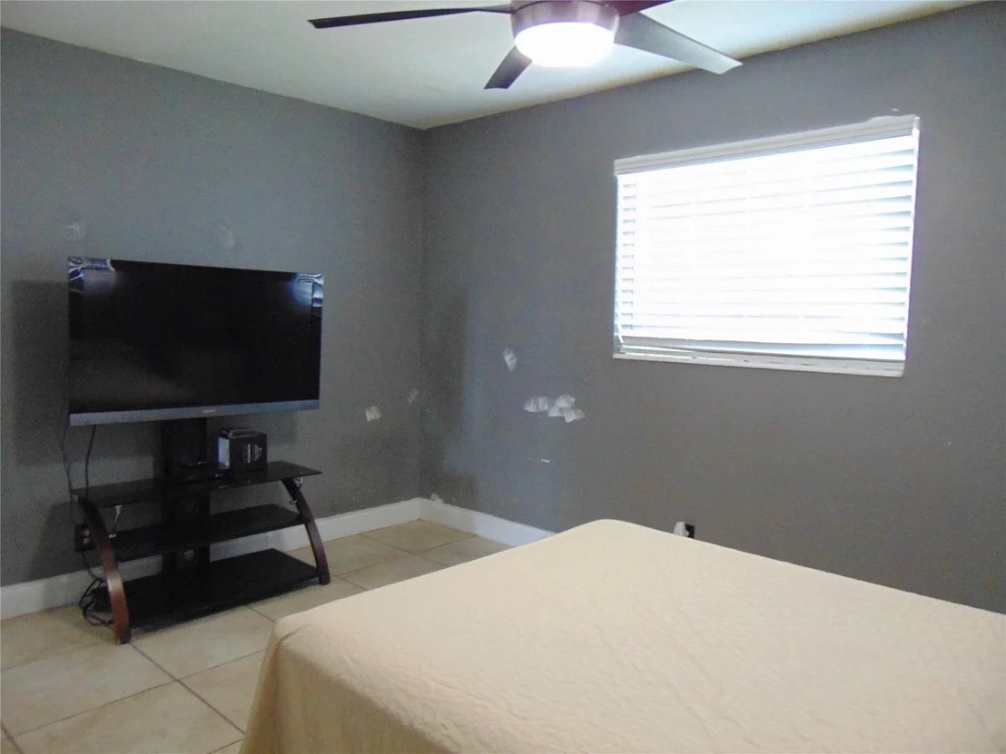Photo of 6512 NW 9th Street