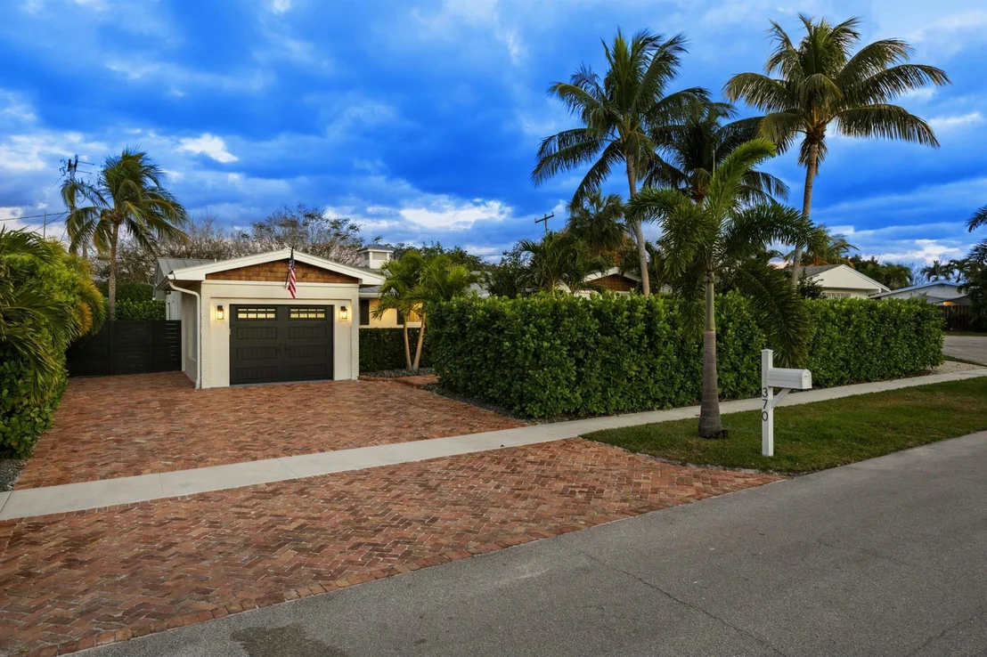 Photo of 370 Mars Avenue