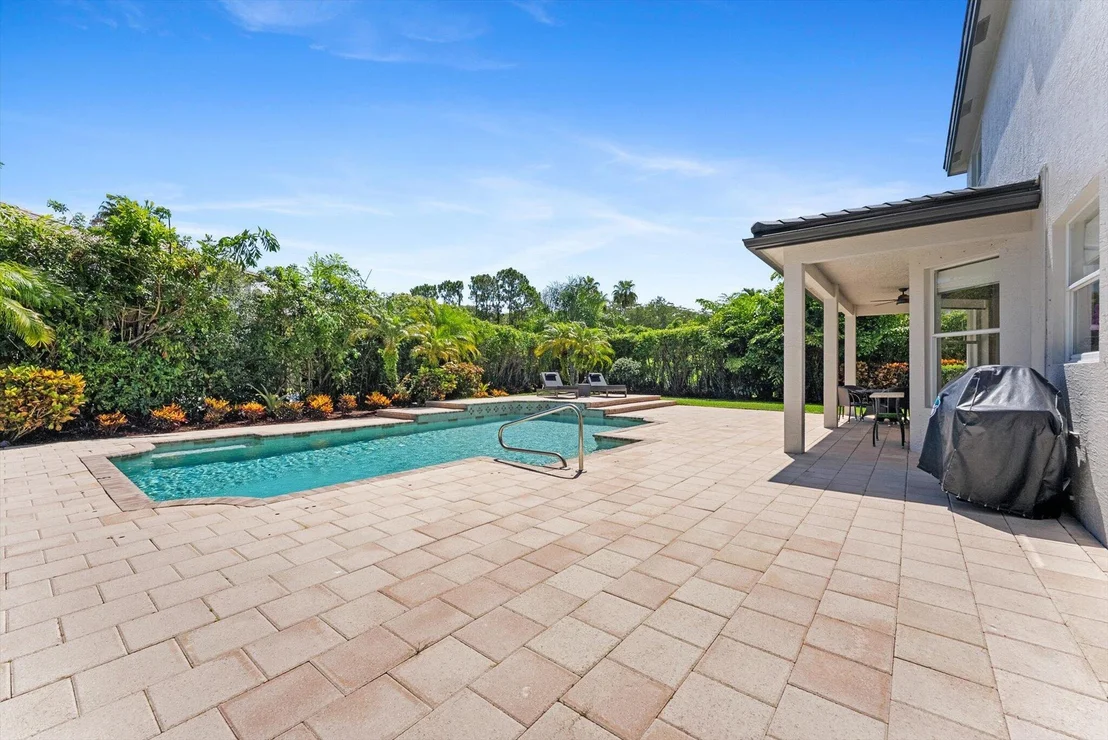 Photo of 19335 Skyridge Circle