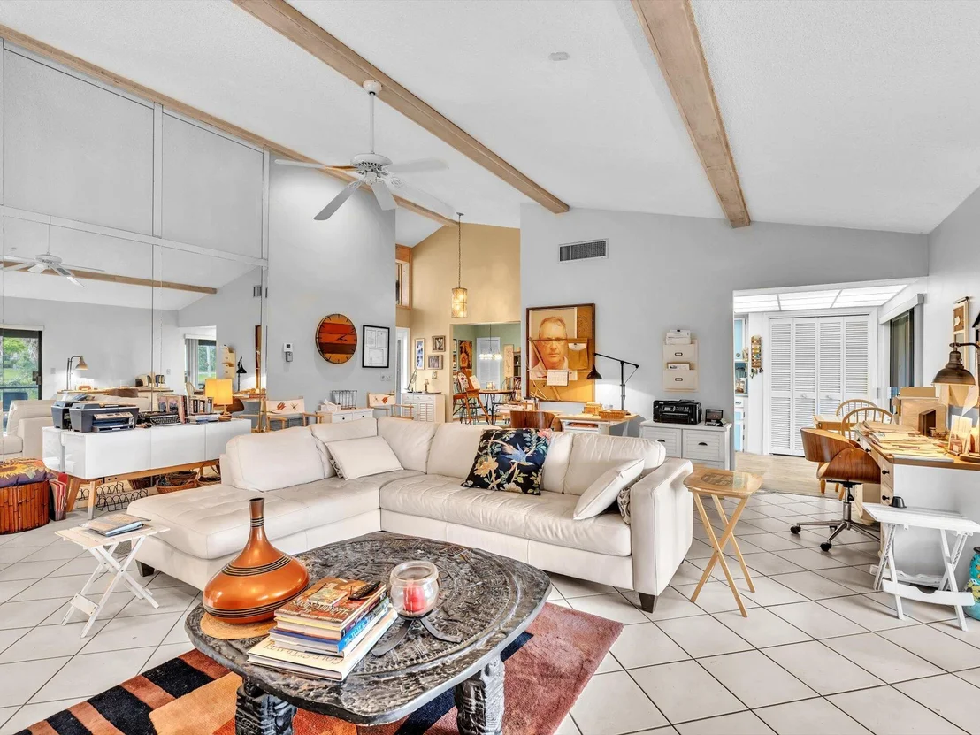 Photo of 3537 Lakeview Drive