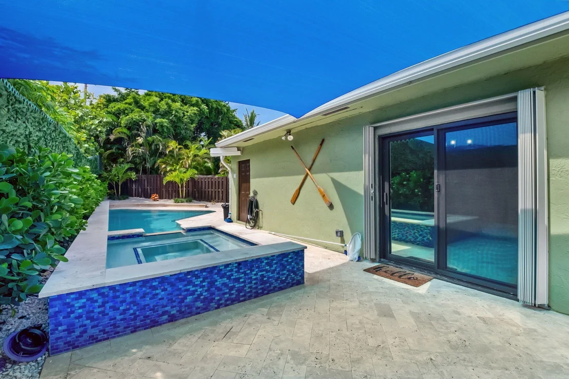 Photo of 737 NW 3rd Avenue