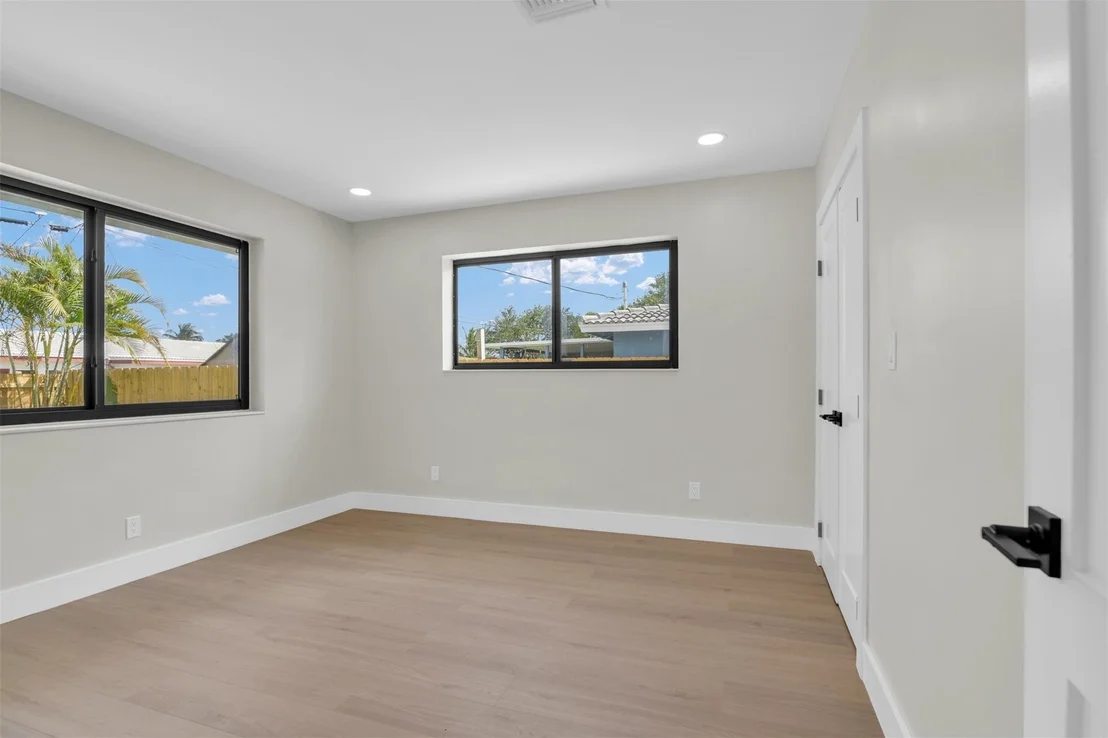 Photo of 812 SE 9th Terrace