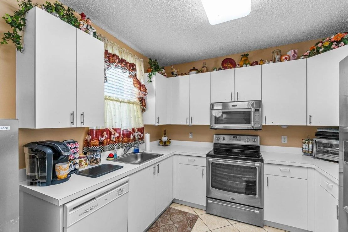 Photo of 7827 Oak Grove Circle