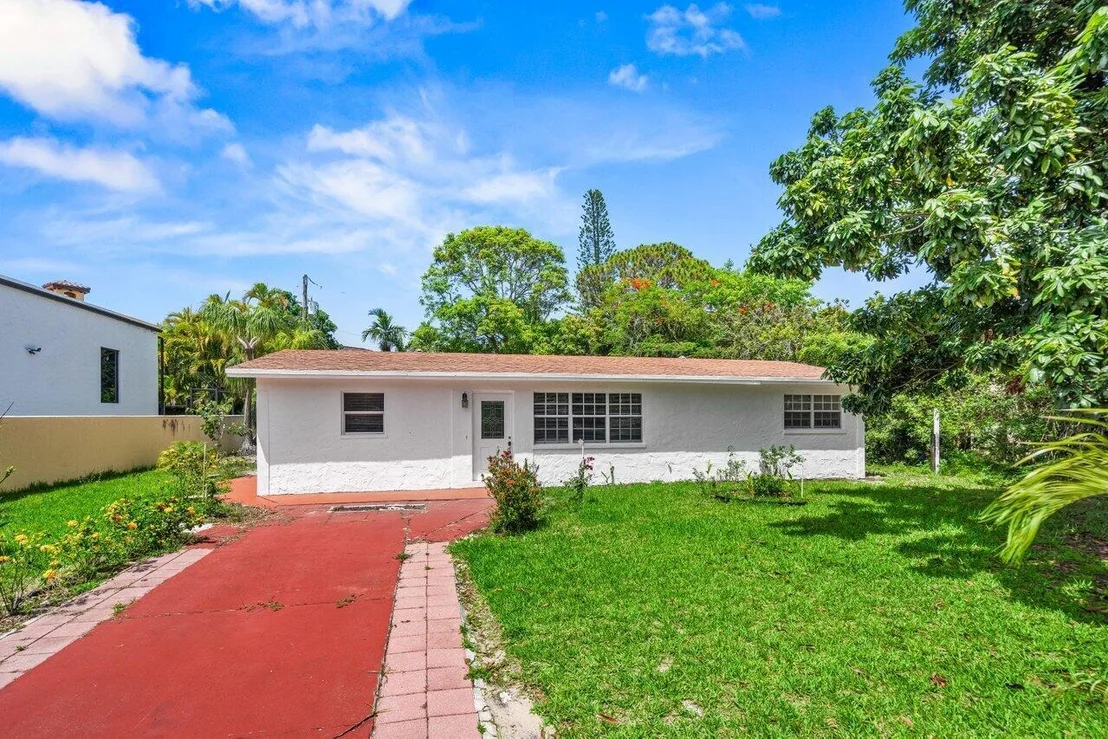 Photo of 249 NW 4th Diagonal