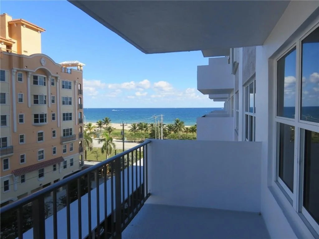 Photo of Unit 607 at 405 N Ocean Boulevard