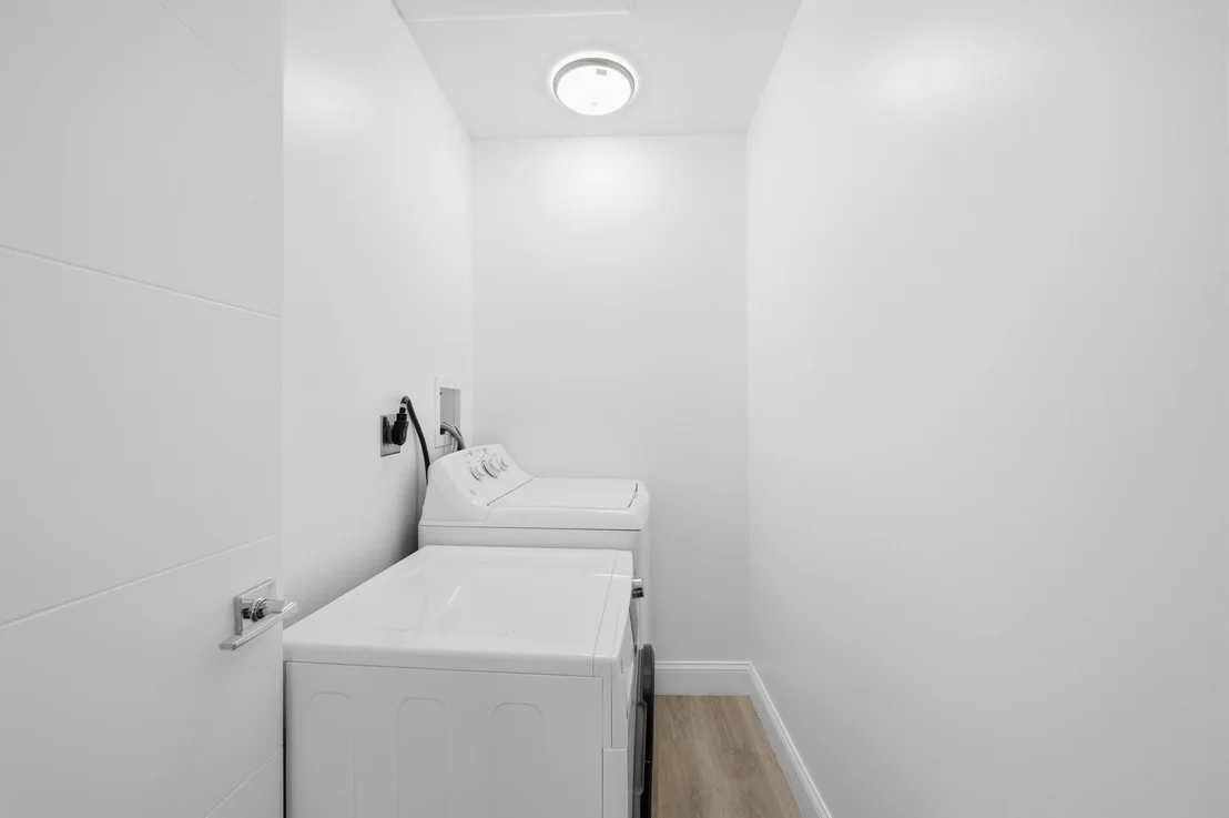 Photo of Unit B at 955 Circle Drive