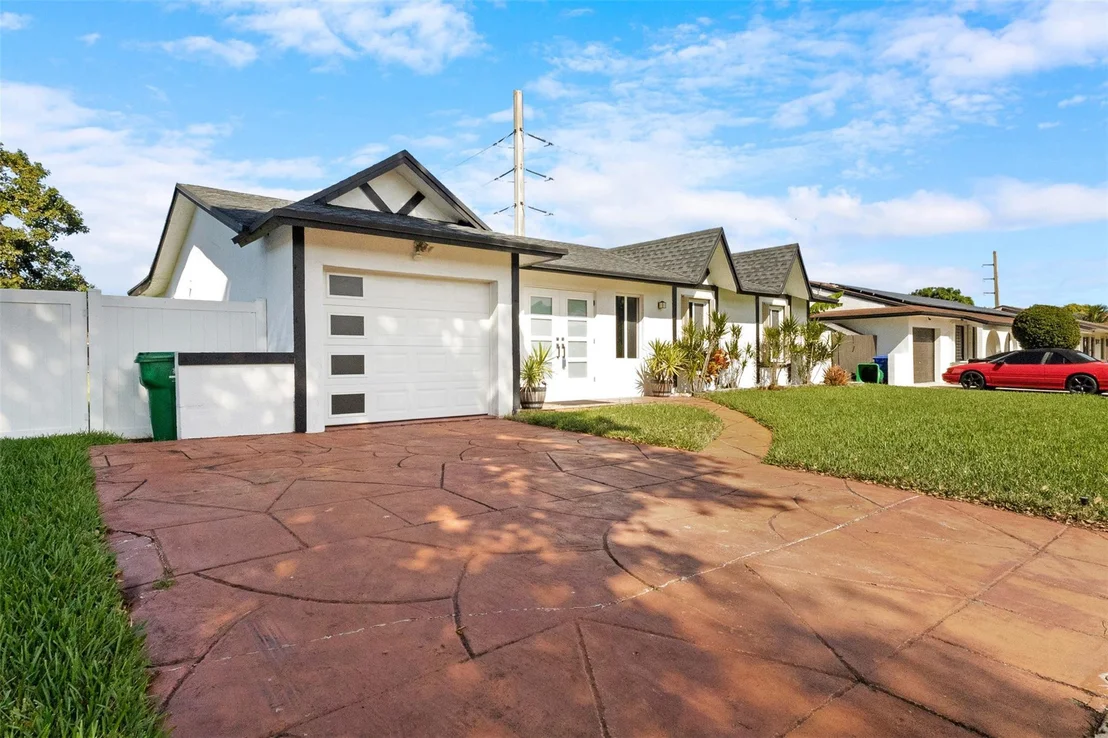 Photo of 9231 N Cypress Circle