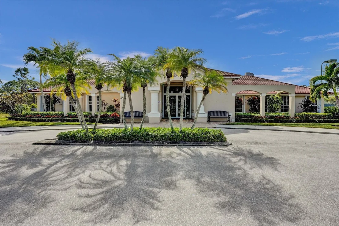 Photo of 6935 SE Twin Oaks Circle