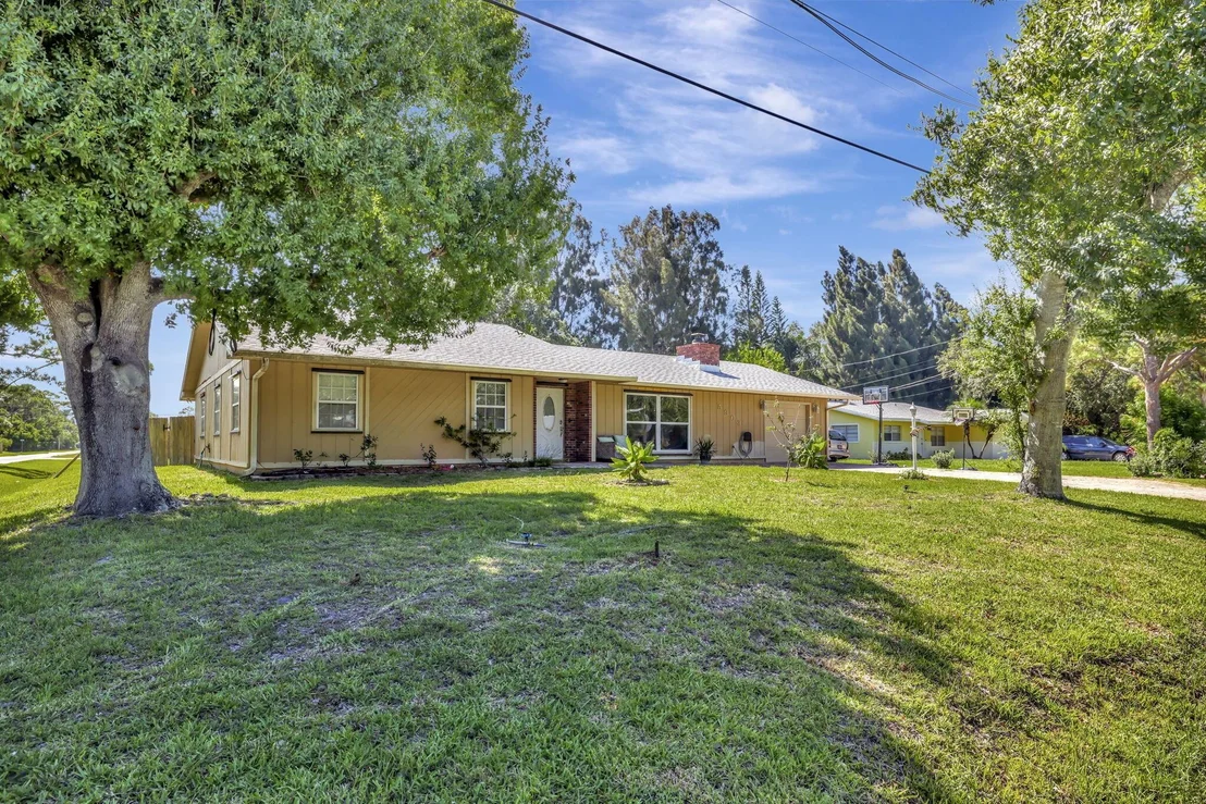 Photo of 5903 Sunset Boulevard