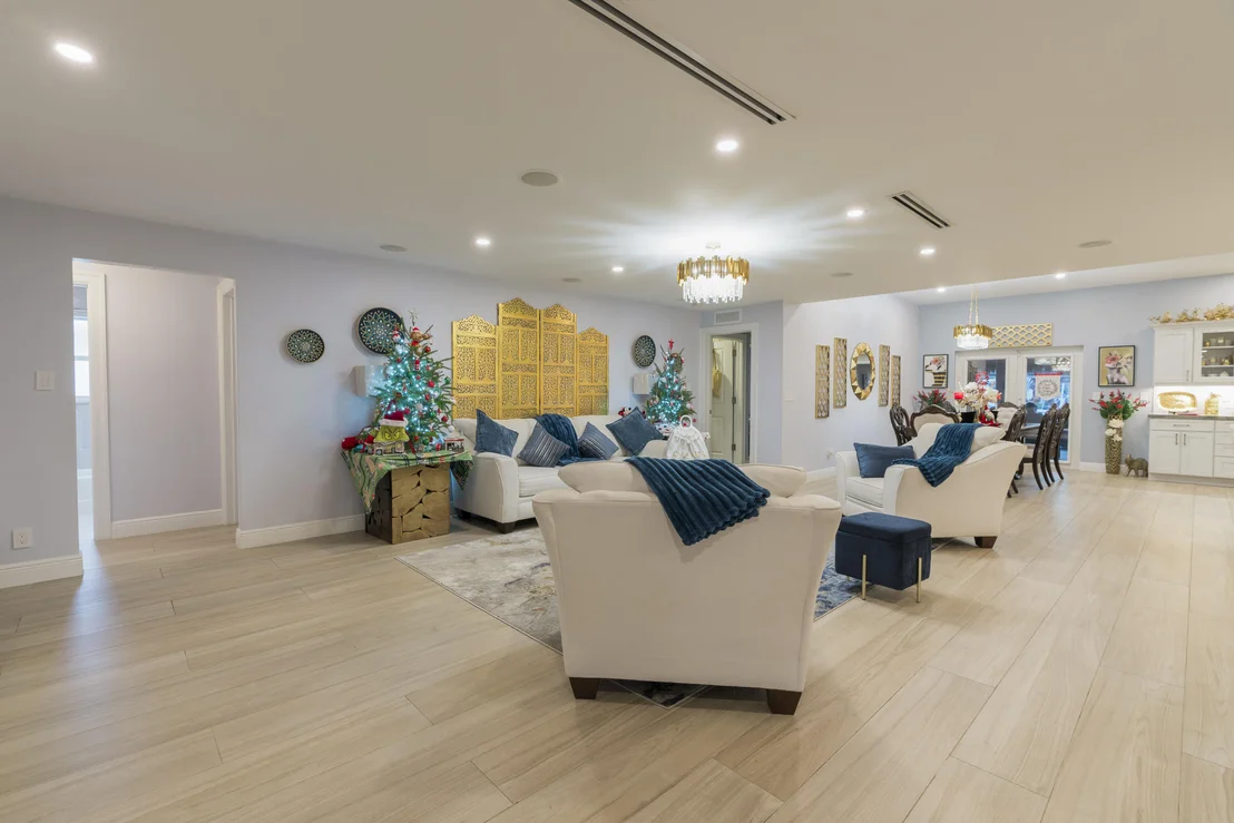 Photo of 851 SE 5th Avenue