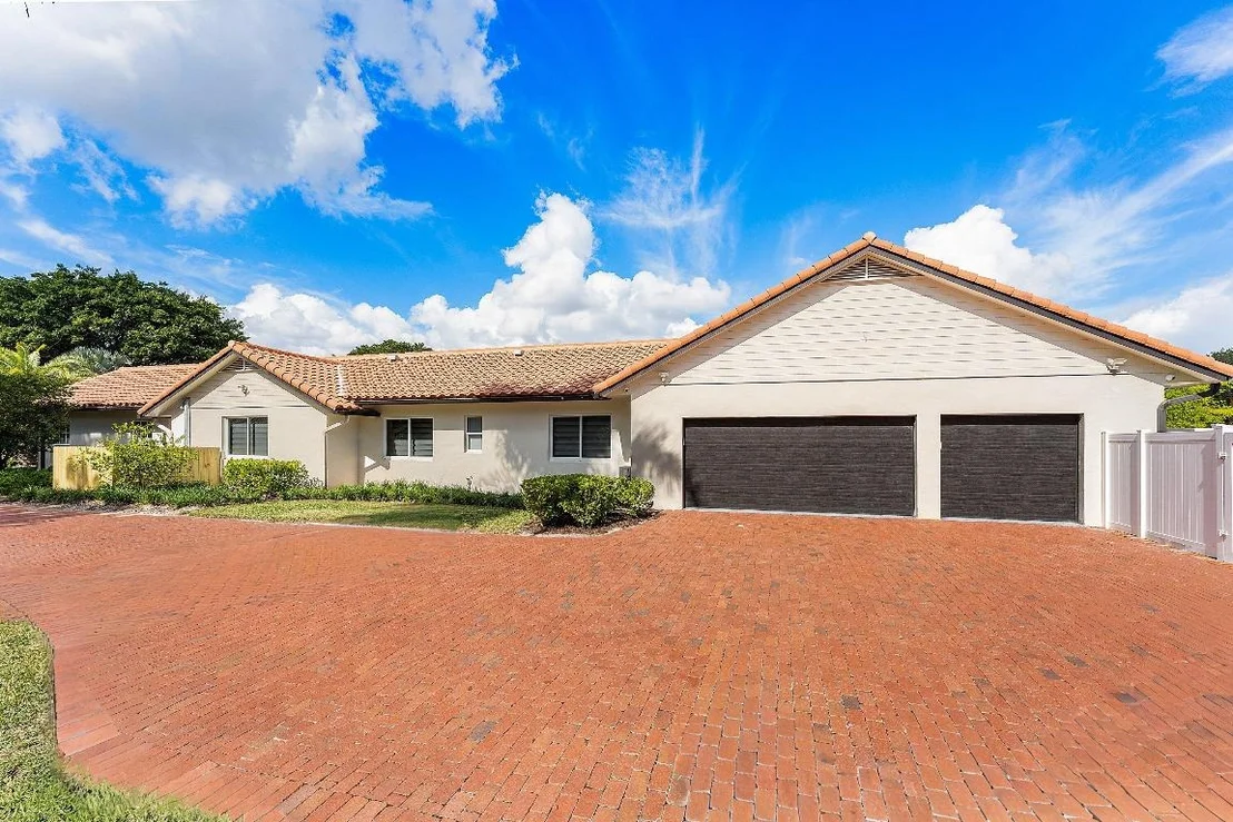 Photo of 6641 Giralda Circle