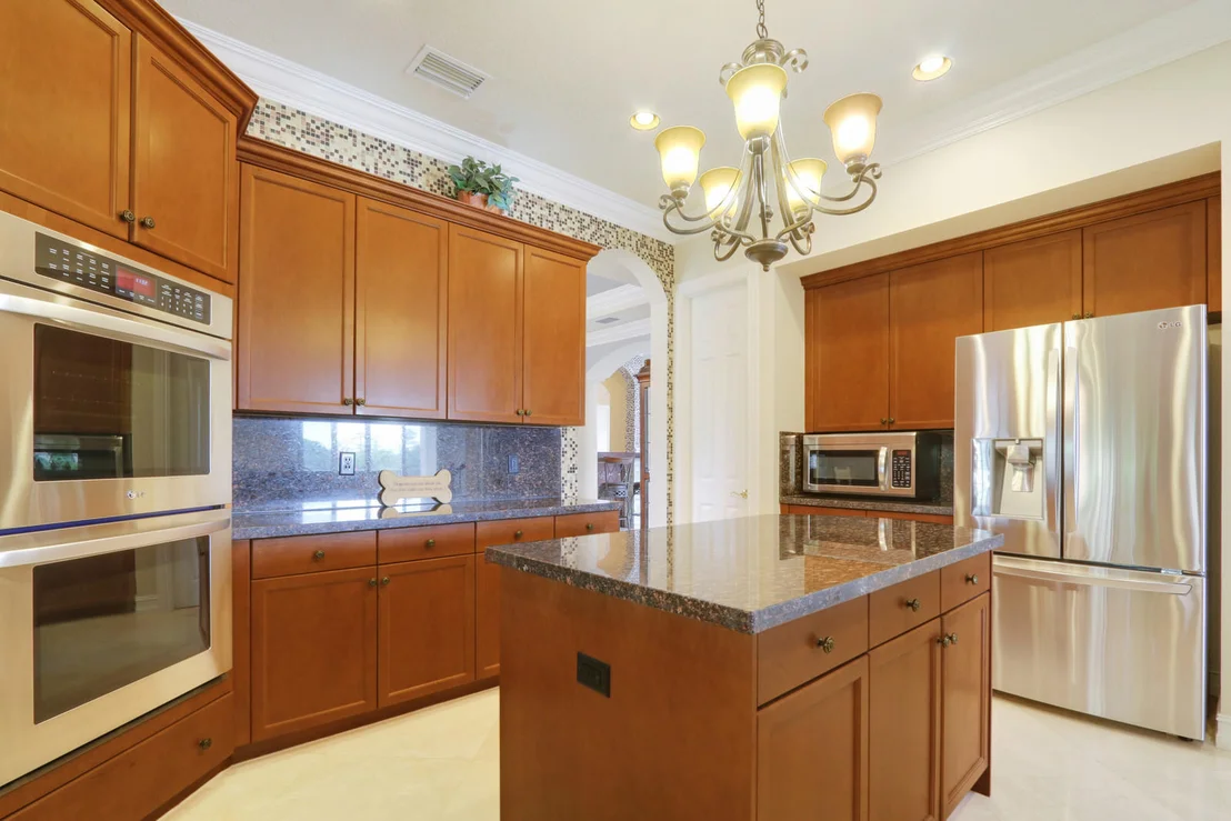 Photo of 533 Edgebrook Lane