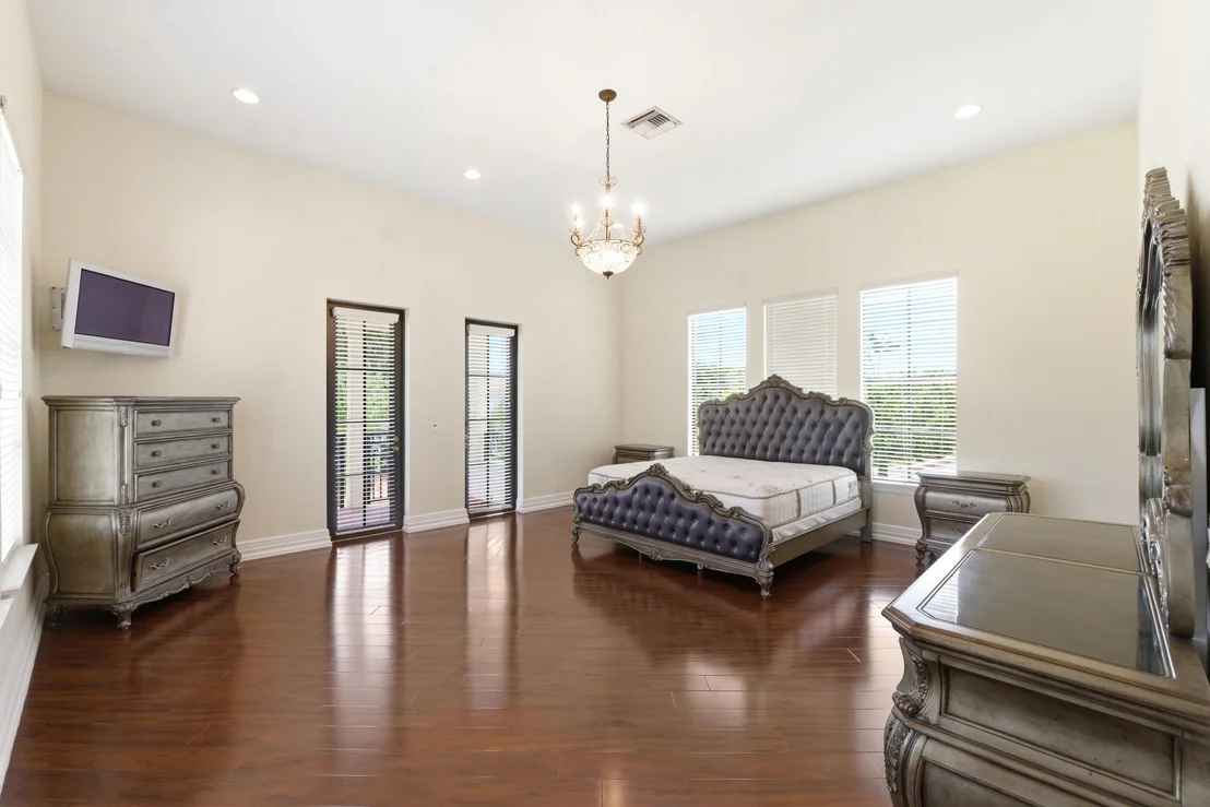Photo of 8289 Emerald Avenue