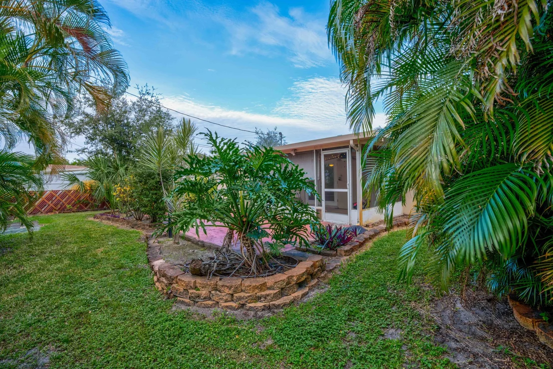 Photo of 700 Juniper Drive