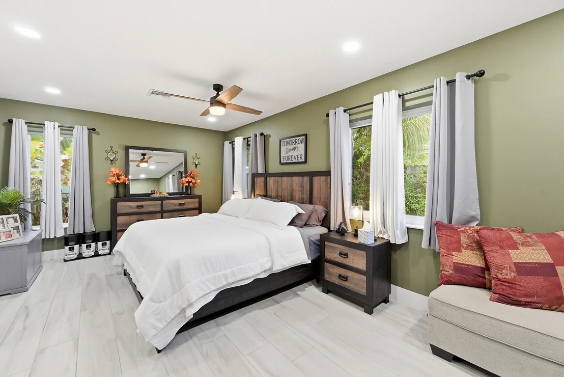 Photo of 141 SE 8th Street