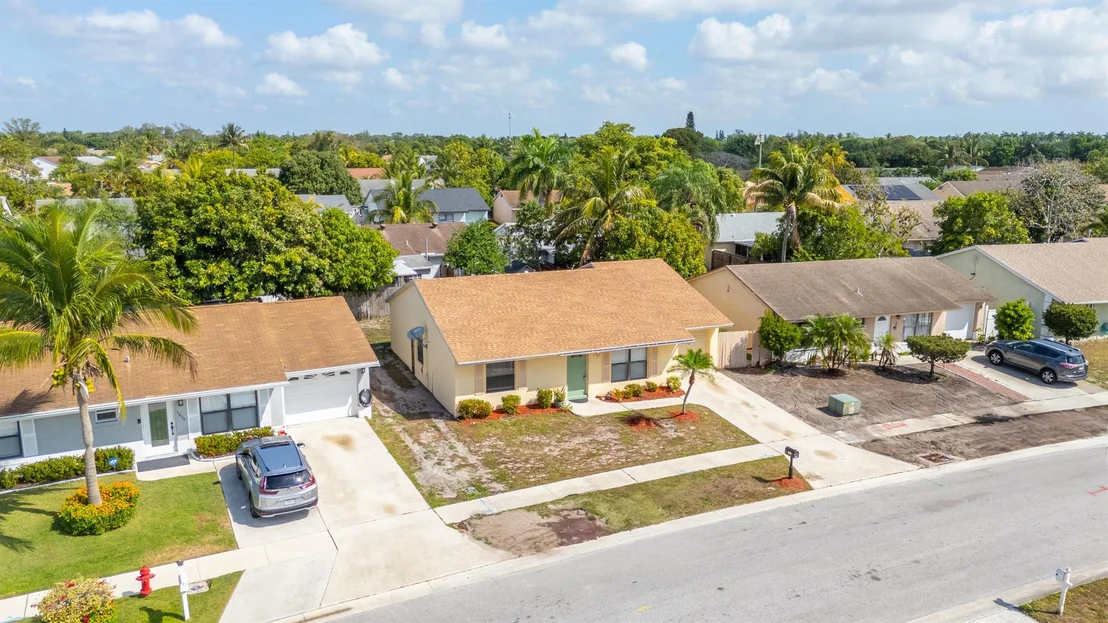 Photo of 5805 Ithaca Circle E