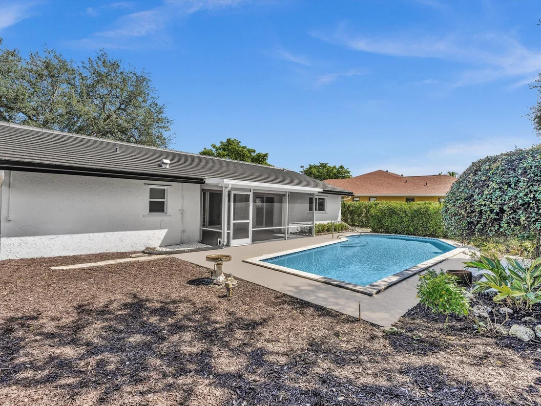 Photo of 3264 Lakeview Drive