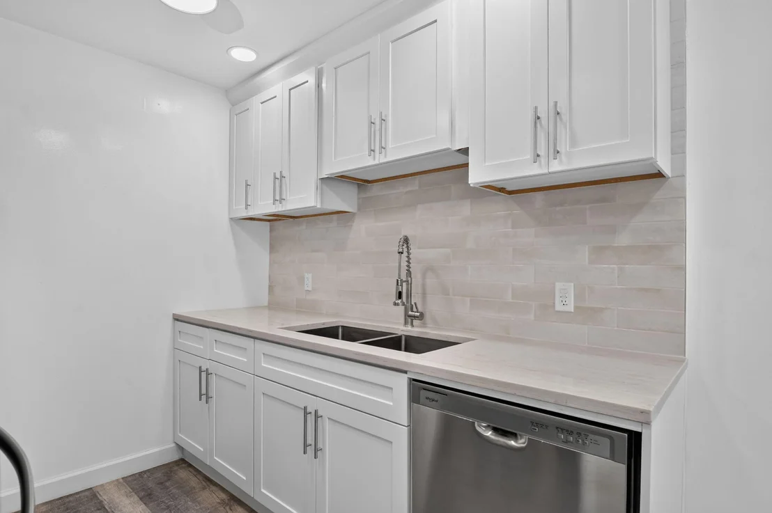 Photo of 3045 Cornwall C