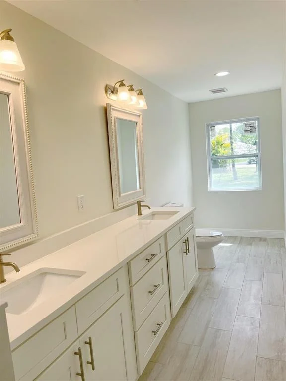 Photo of 5486 Avocado Boulevard