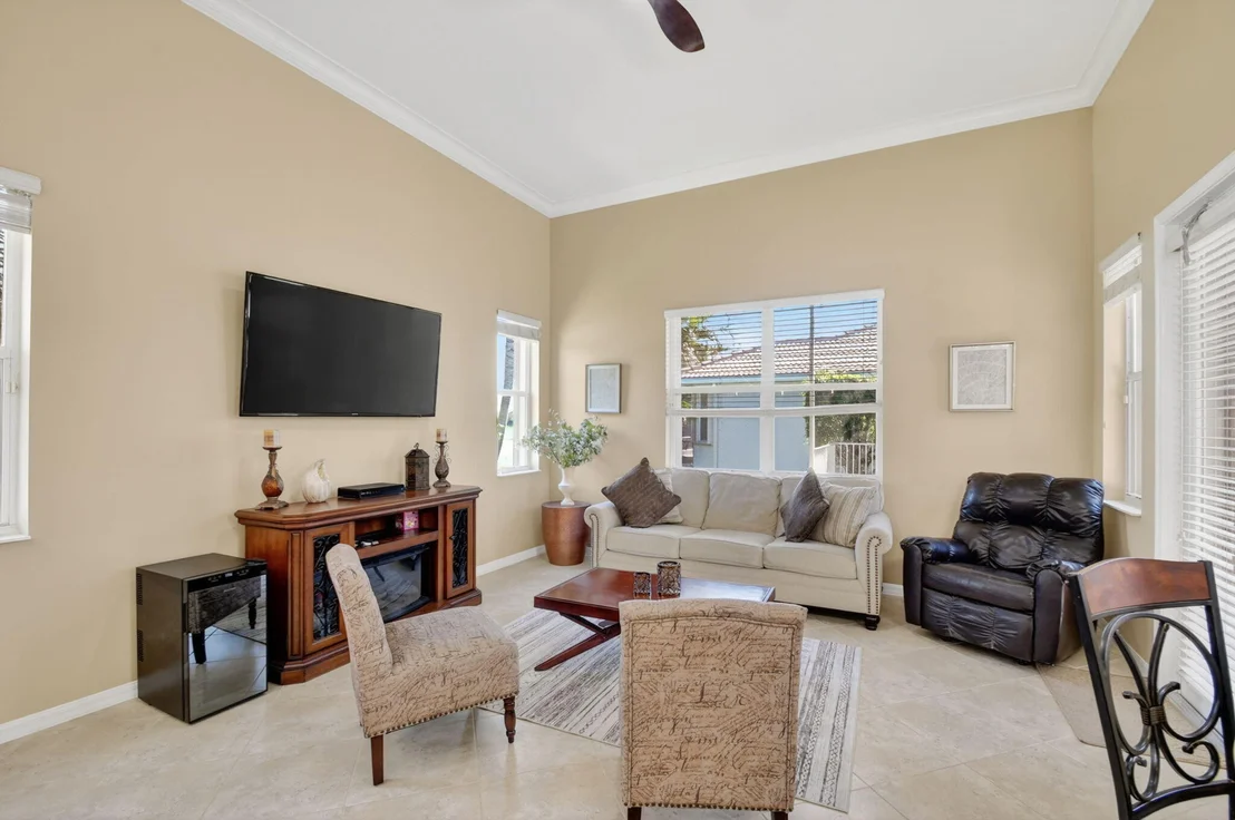 Photo of 6664 Murano Way